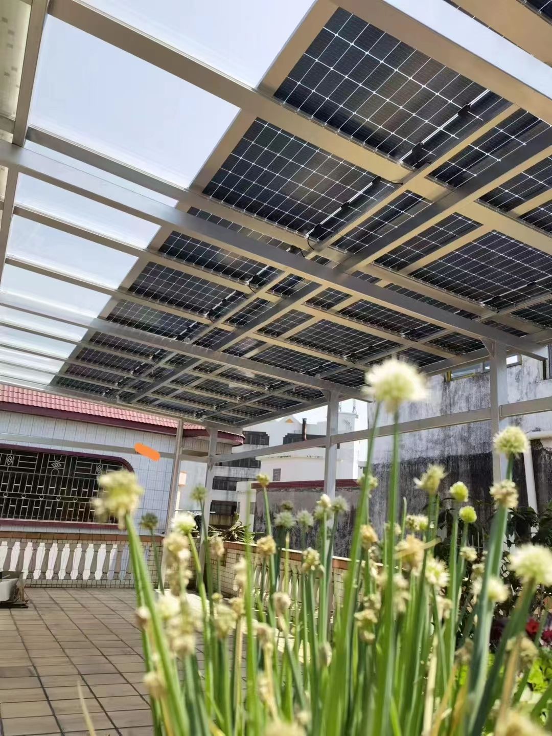 阿勒泰别墅家用屋顶太阳能发电系统安装